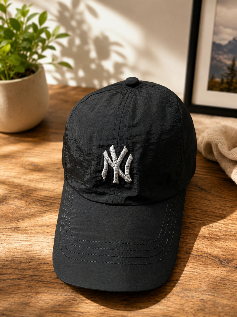 The mineral Black Cap